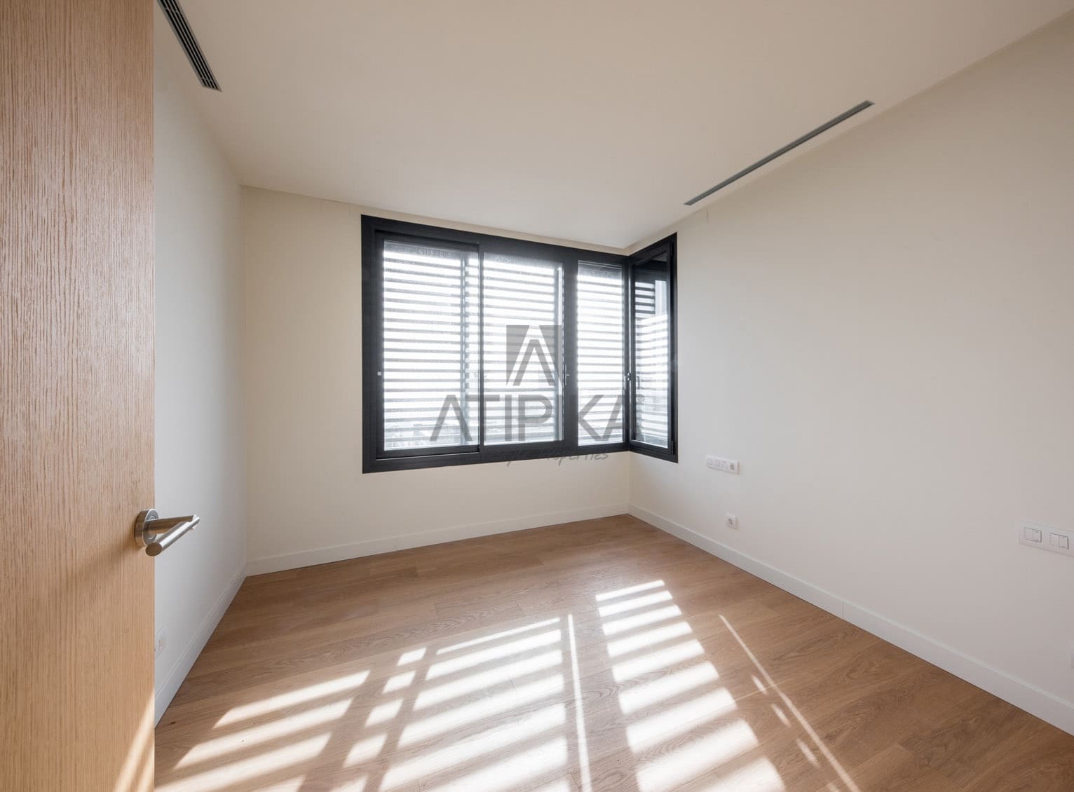 6 soveværelse Villa til leje i Barcelona by med swimmingpool - € 15.000 (Ref: 8847079)