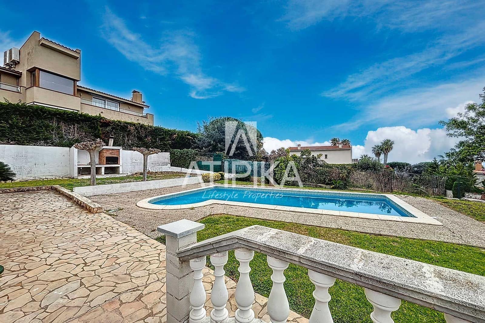 7 soverom Villa til salgs i Lloret de Mar med svømmebasseng - € 840 000 (Ref: 8864253)