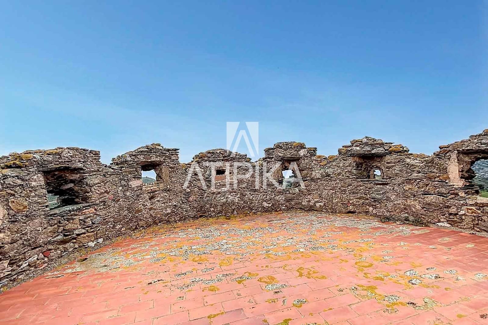 10 bedroom Apartment for sale in Roses - € 2,350,000 (Ref: 8864254)