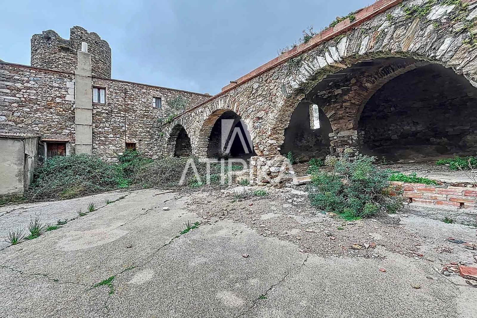 10 bedroom Apartment for sale in Roses - € 2,350,000 (Ref: 8864254)