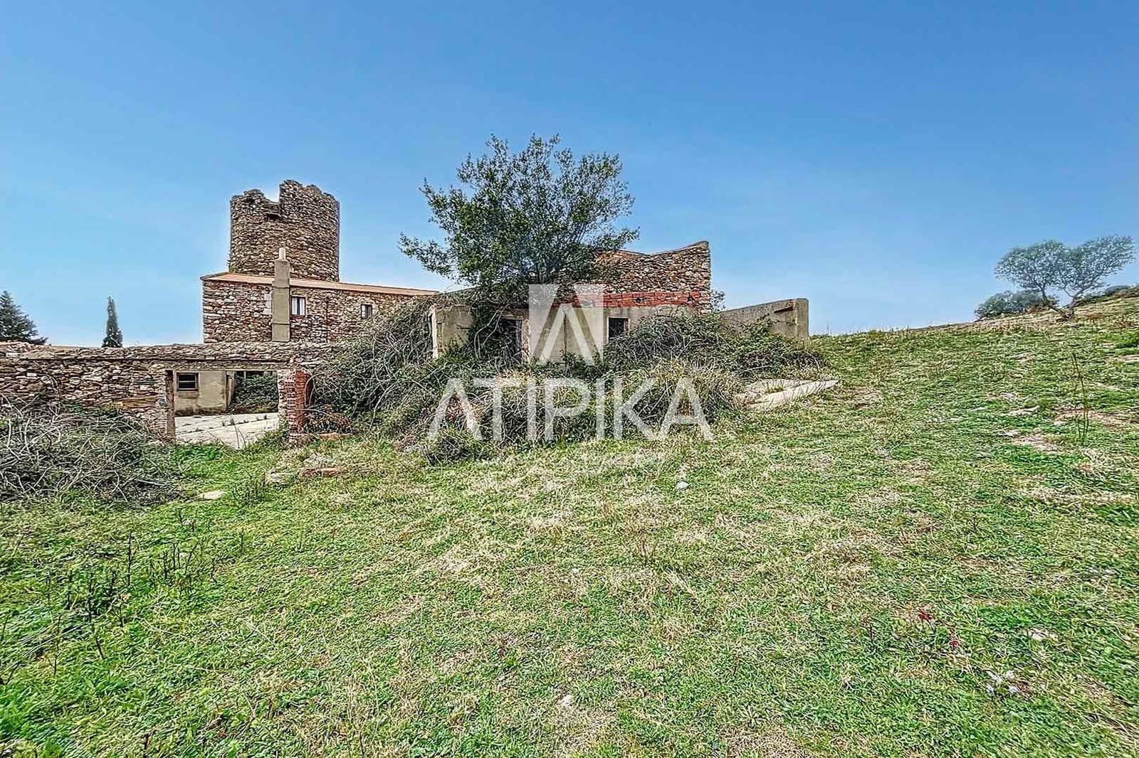 10 bedroom Apartment for sale in Roses - € 2,350,000 (Ref: 8864254)