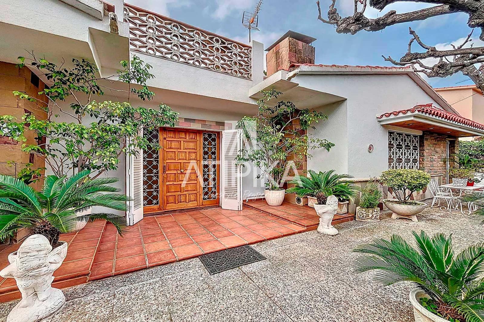 6 soveværelse Villa til salg i Premia de Dalt med swimmingpool - € 890.000 (Ref: 8923393)