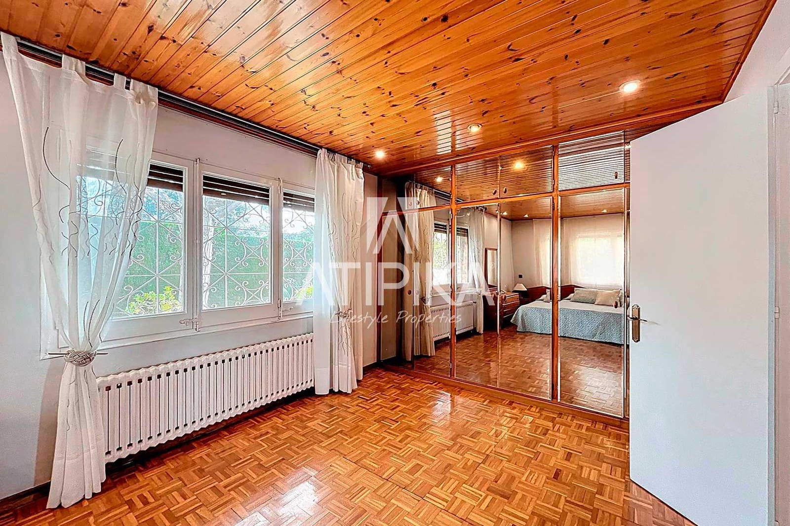 6 soveværelse Villa til salg i Premia de Dalt med swimmingpool - € 890.000 (Ref: 8923393)