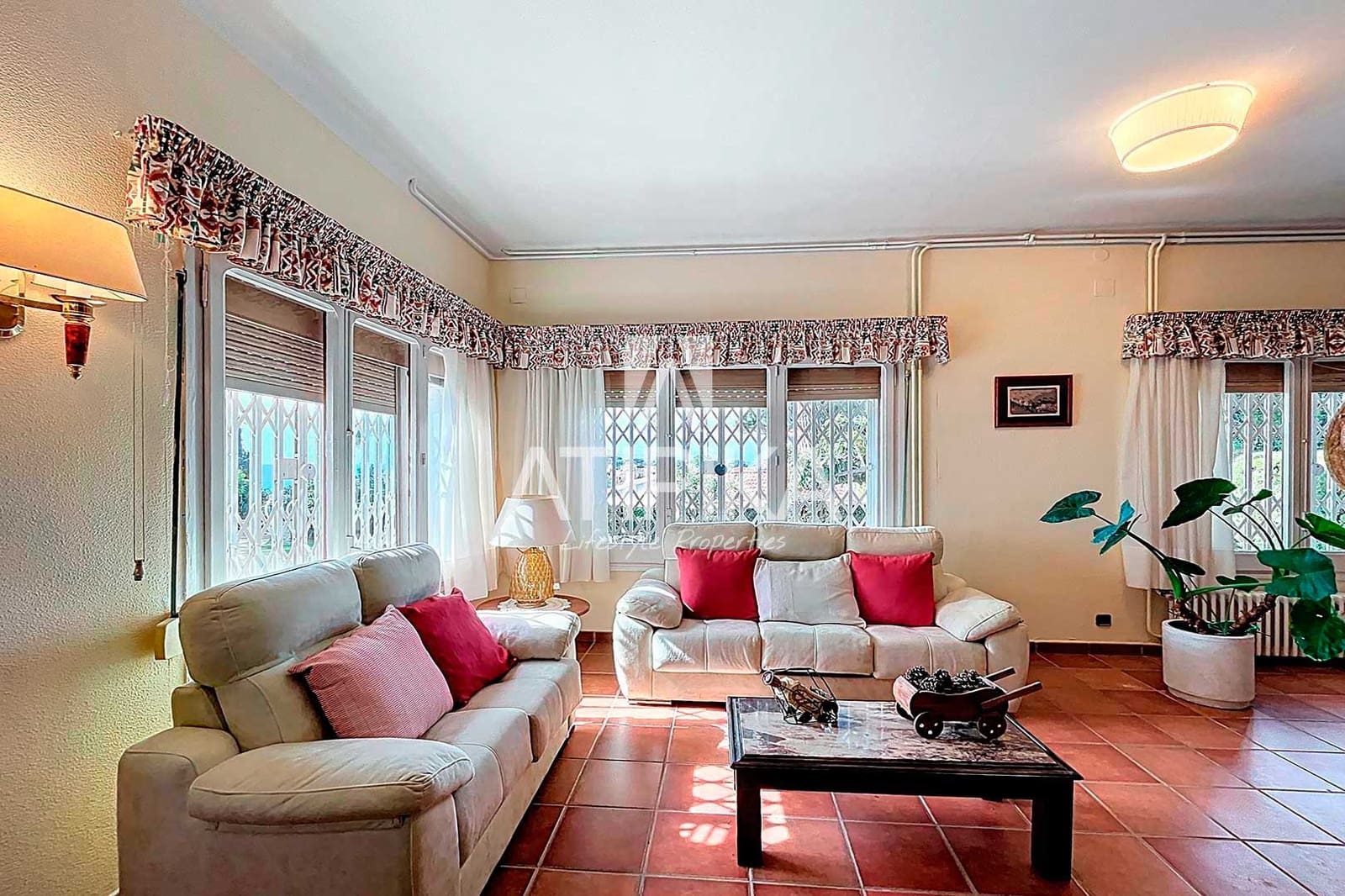 6 soveværelse Villa til salg i Premia de Dalt med swimmingpool - € 890.000 (Ref: 8923393)