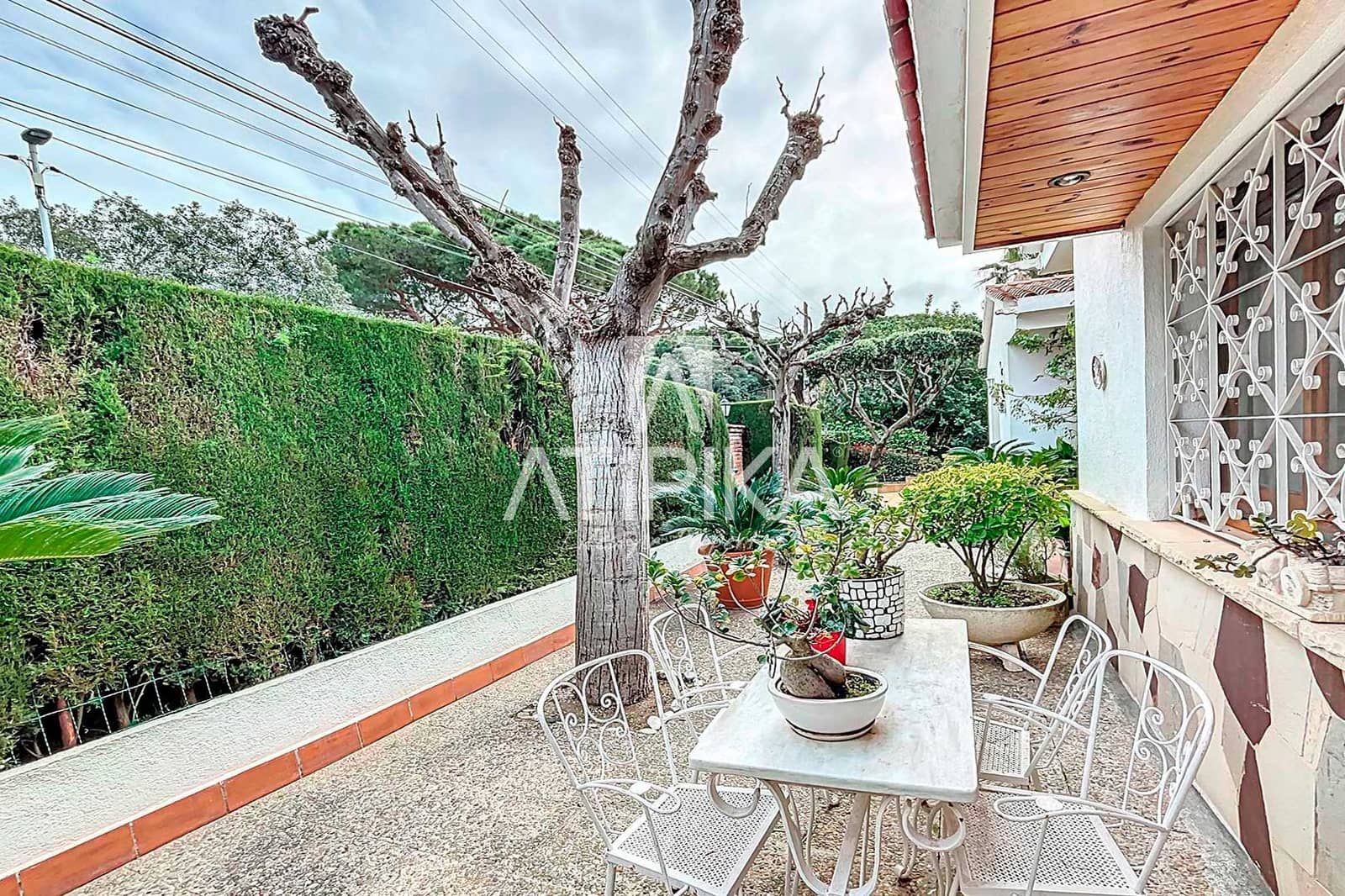 6 soveværelse Villa til salg i Premia de Dalt med swimmingpool - € 890.000 (Ref: 8923393)