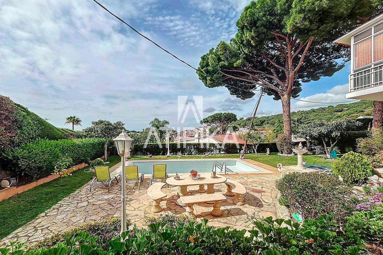 6 soveværelse Villa til salg i Premia de Dalt med swimmingpool - € 890.000 (Ref: 8923393)