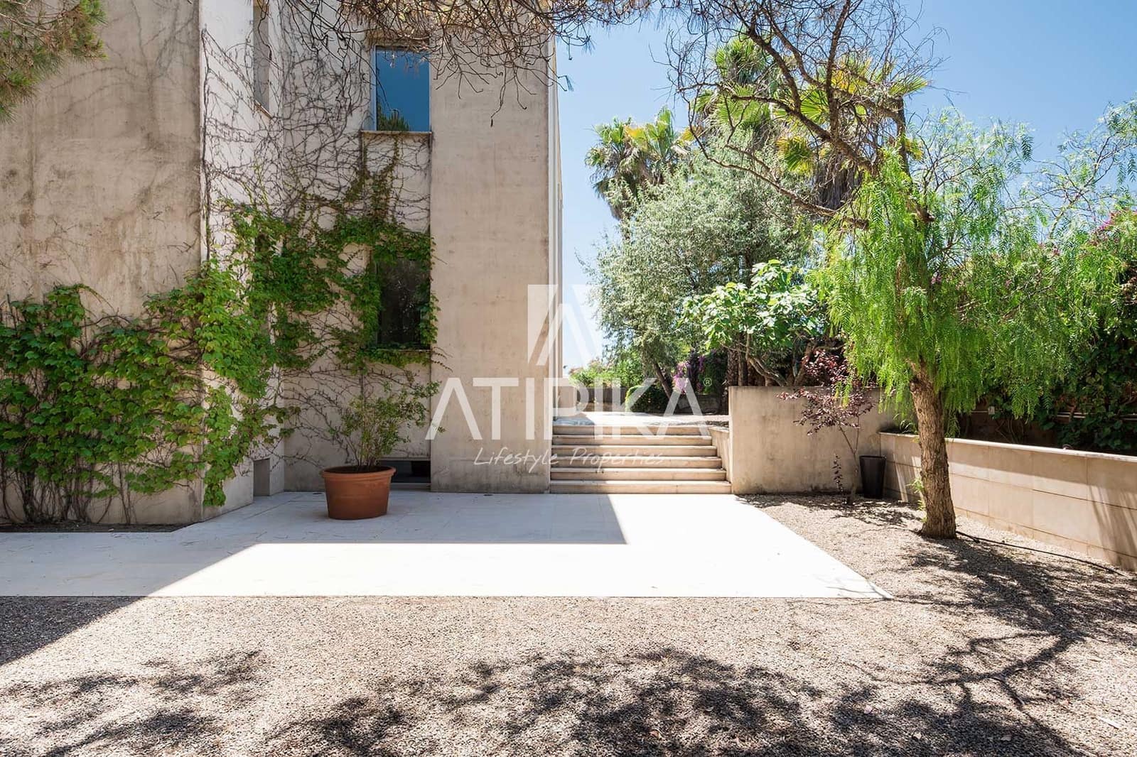 6 soveværelse Villa til leje i Gava med swimmingpool - € 20.000 (Ref: 8934736)