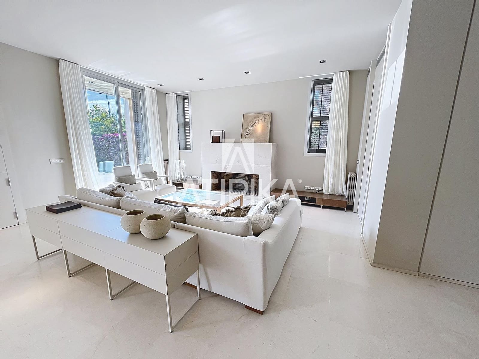 6 soveværelse Villa til leje i Gava med swimmingpool - € 20.000 (Ref: 8934736)