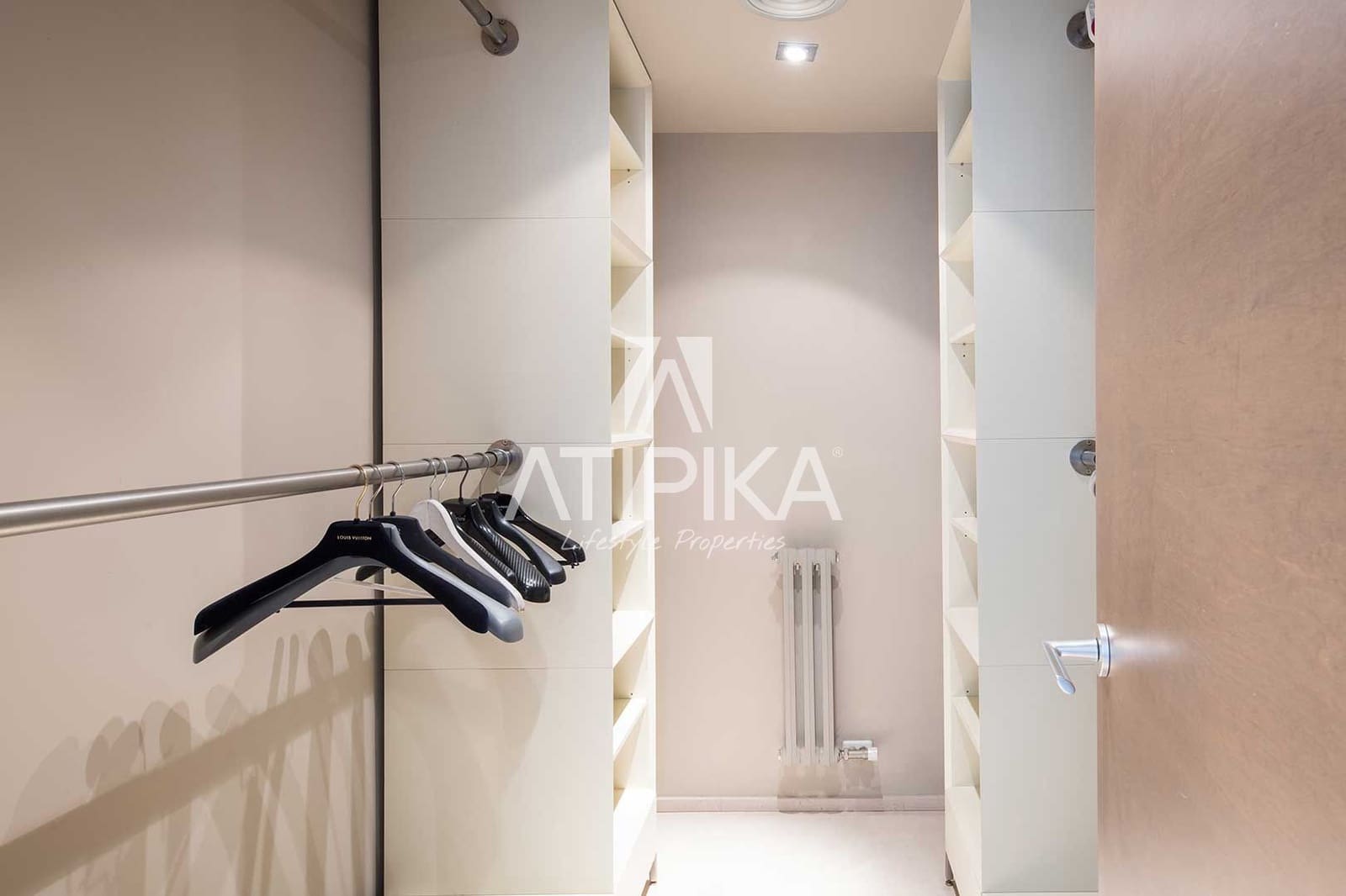 6 soveværelse Villa til leje i Gava med swimmingpool - € 20.000 (Ref: 8934736)