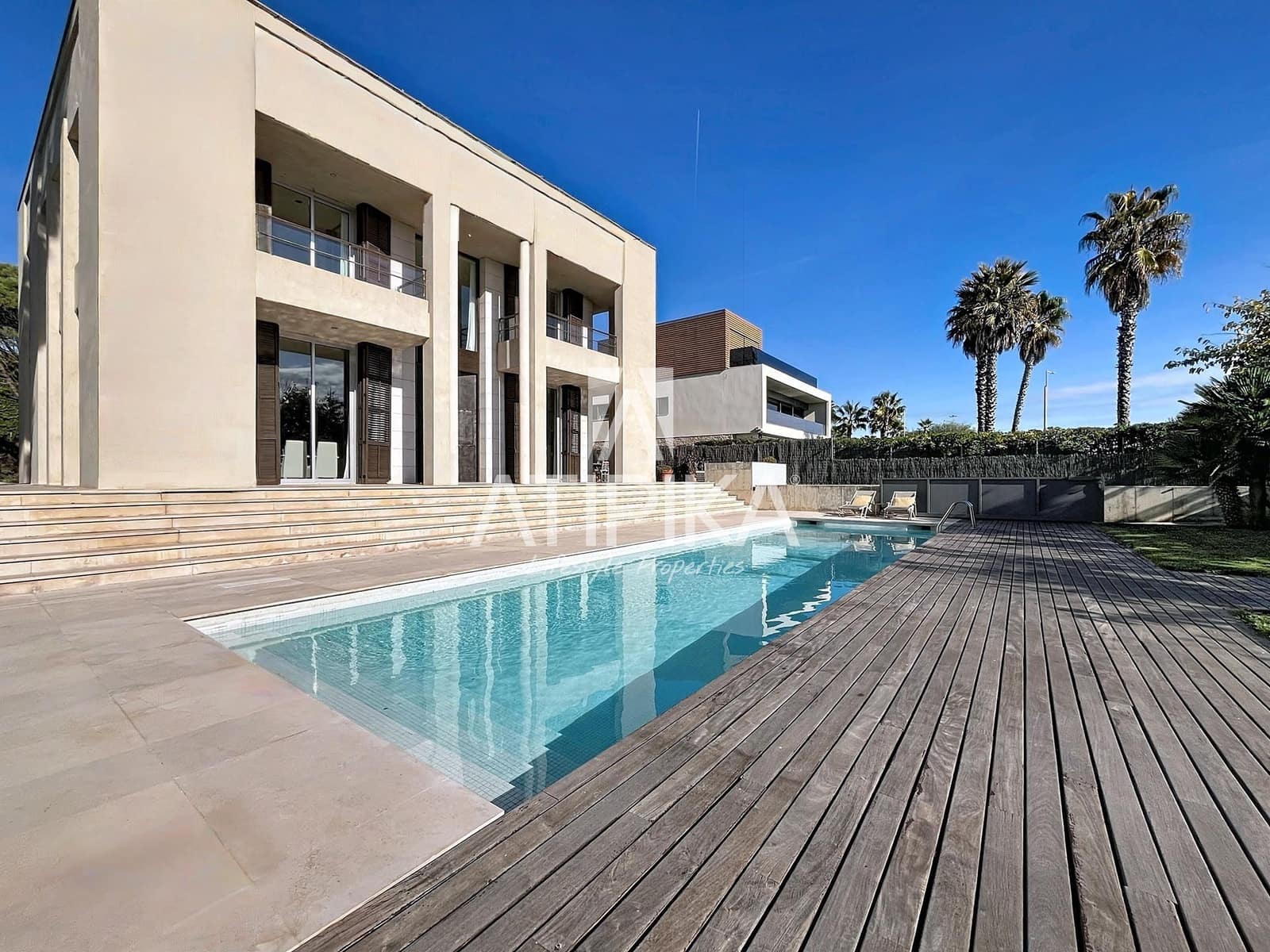 6 soveværelse Villa til leje i Gava med swimmingpool - € 20.000 (Ref: 8934736)