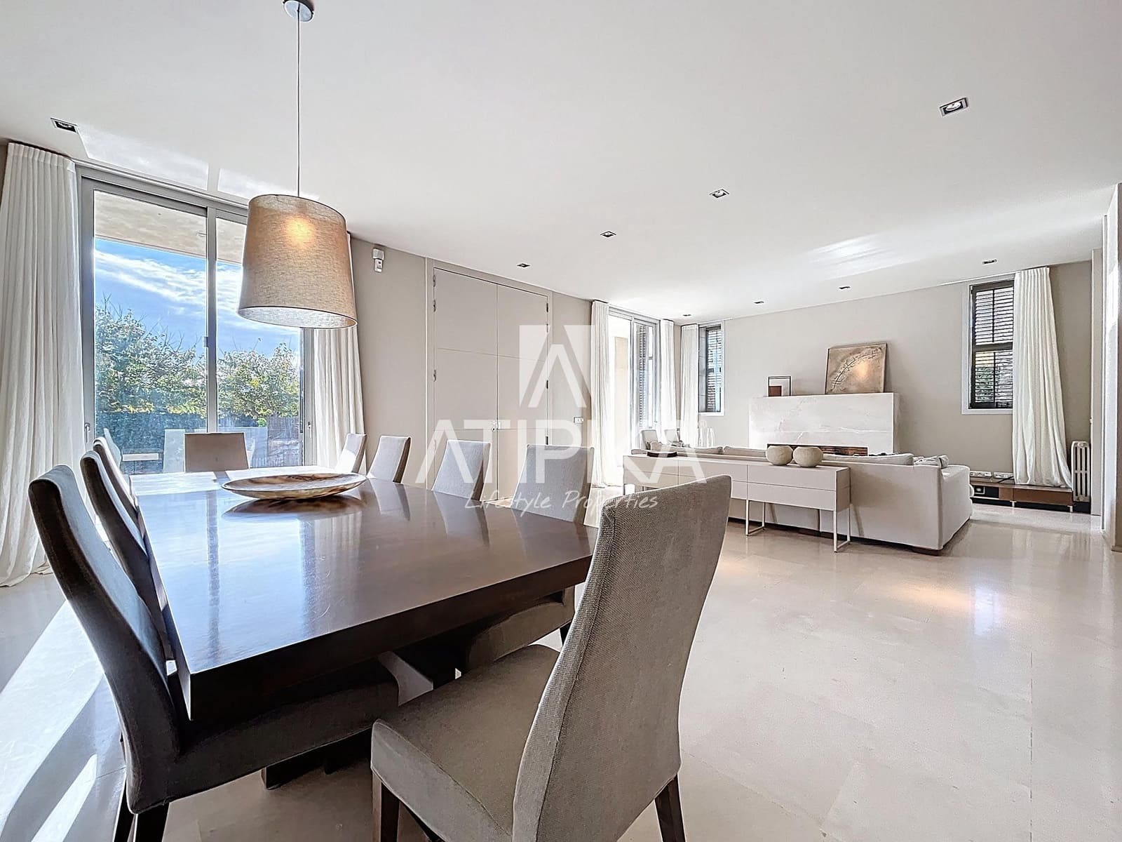 6 soveværelse Villa til leje i Gava med swimmingpool - € 20.000 (Ref: 8934736)