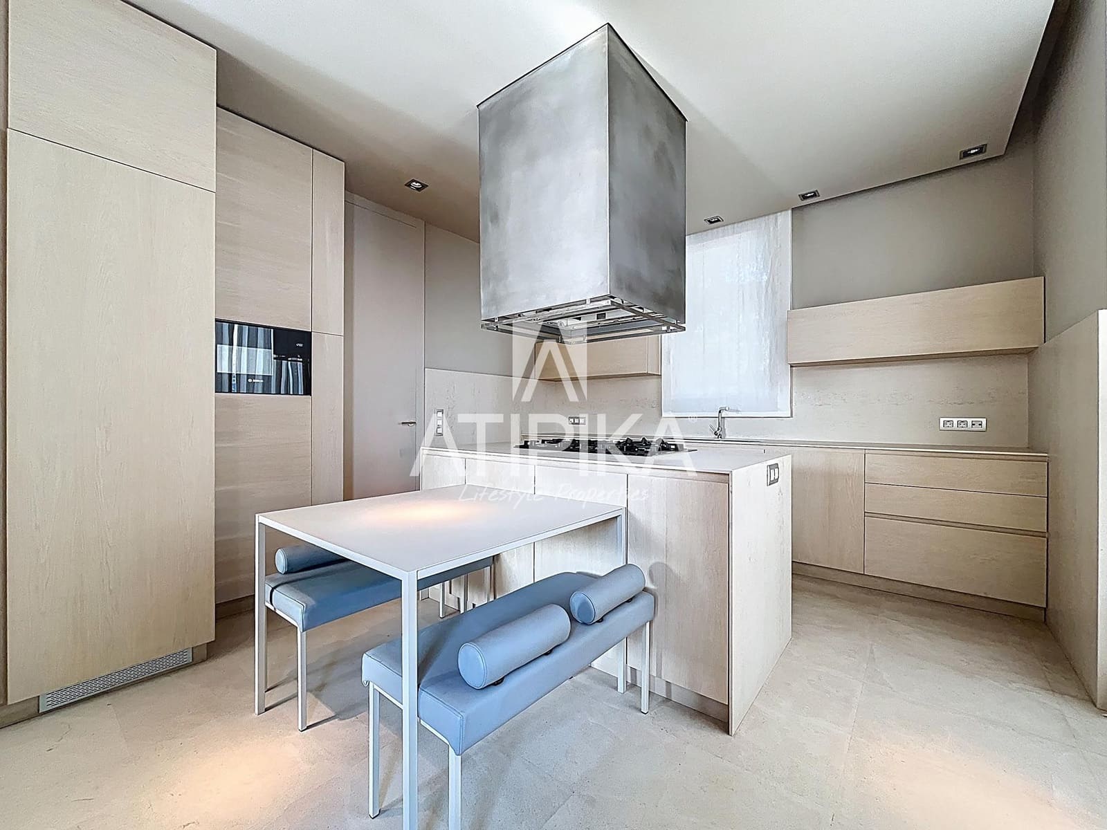 6 soveværelse Villa til leje i Gava med swimmingpool - € 20.000 (Ref: 8934736)