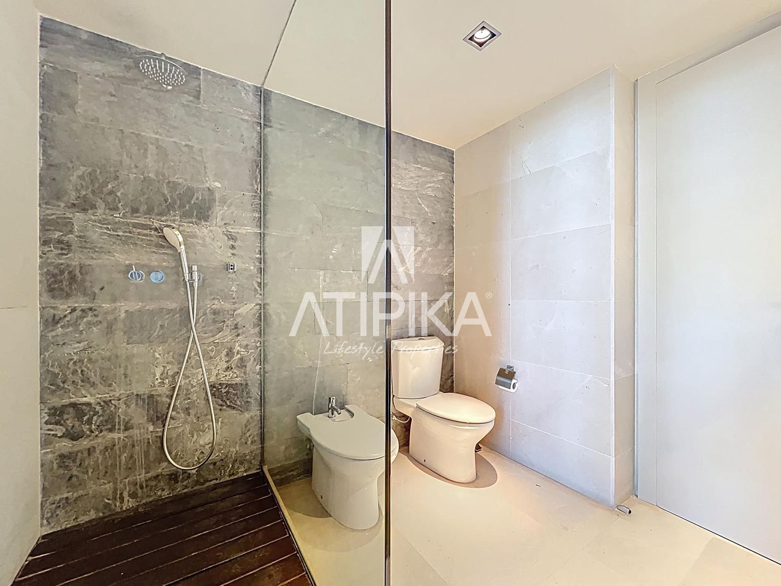 6 soveværelse Villa til leje i Gava med swimmingpool - € 20.000 (Ref: 8934736)