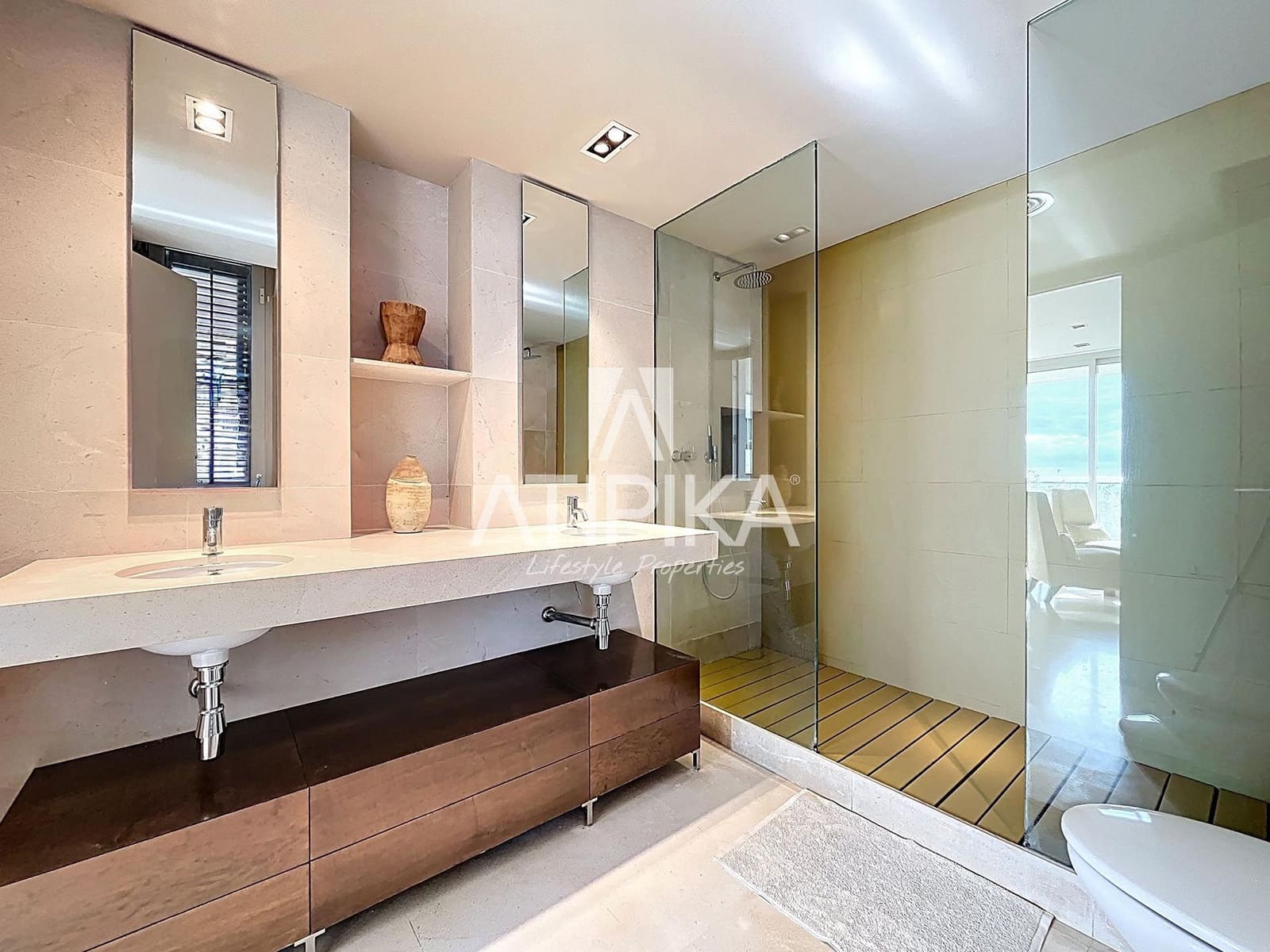 6 soveværelse Villa til leje i Gava med swimmingpool - € 20.000 (Ref: 8934736)