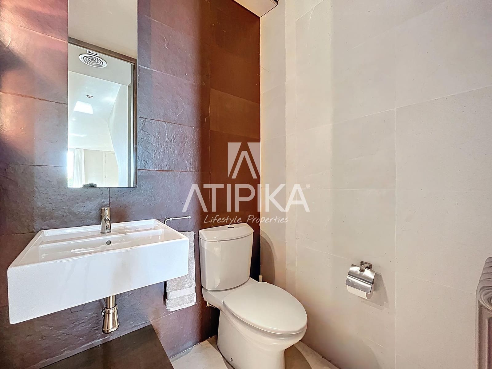 6 soveværelse Villa til leje i Gava med swimmingpool - € 20.000 (Ref: 8934736)