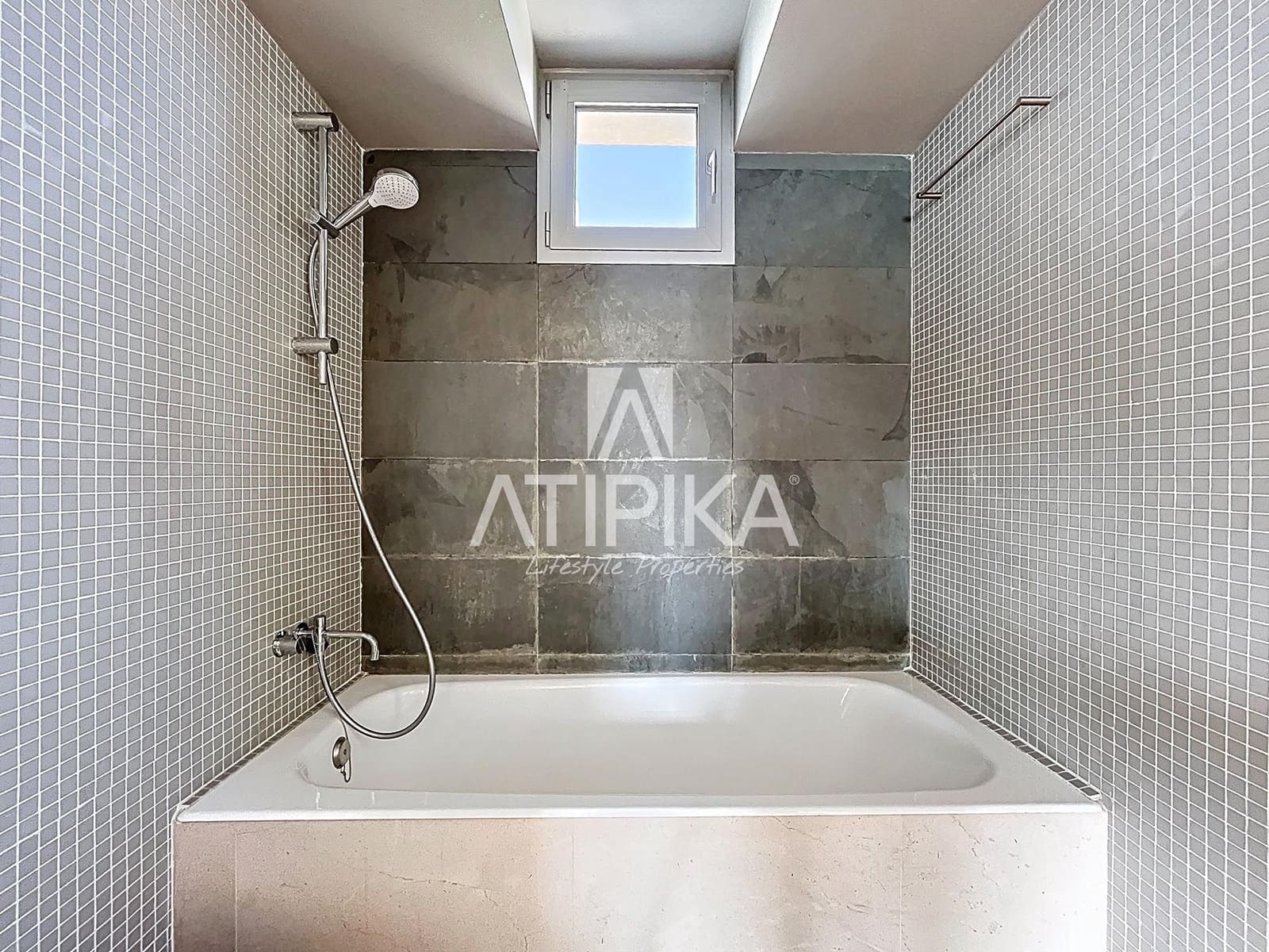 6 soveværelse Villa til leje i Gava med swimmingpool - € 20.000 (Ref: 8934736)