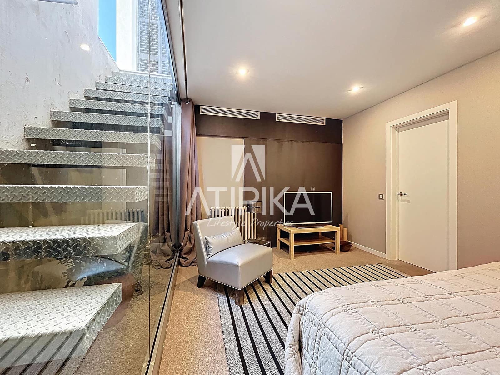 6 soveværelse Villa til leje i Gava med swimmingpool - € 20.000 (Ref: 8934736)