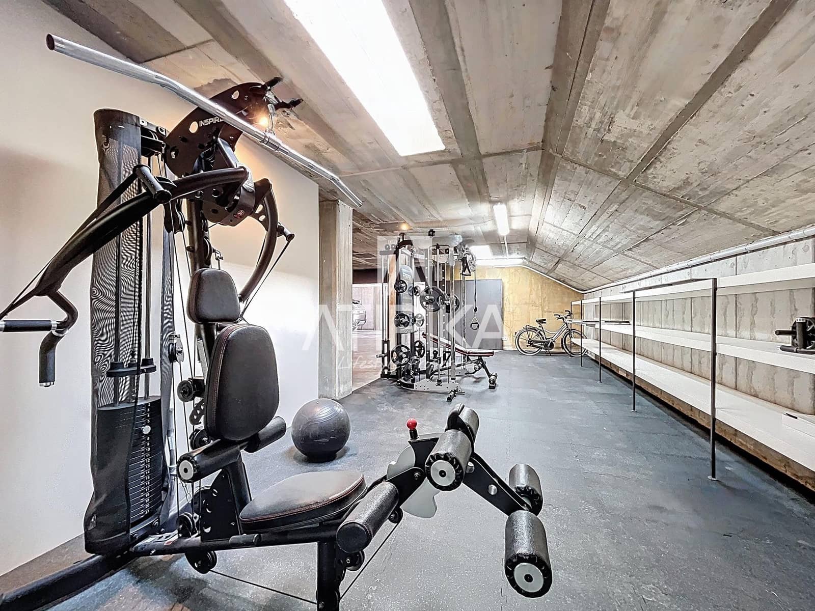 6 soveværelse Villa til leje i Gava med swimmingpool - € 20.000 (Ref: 8934736)