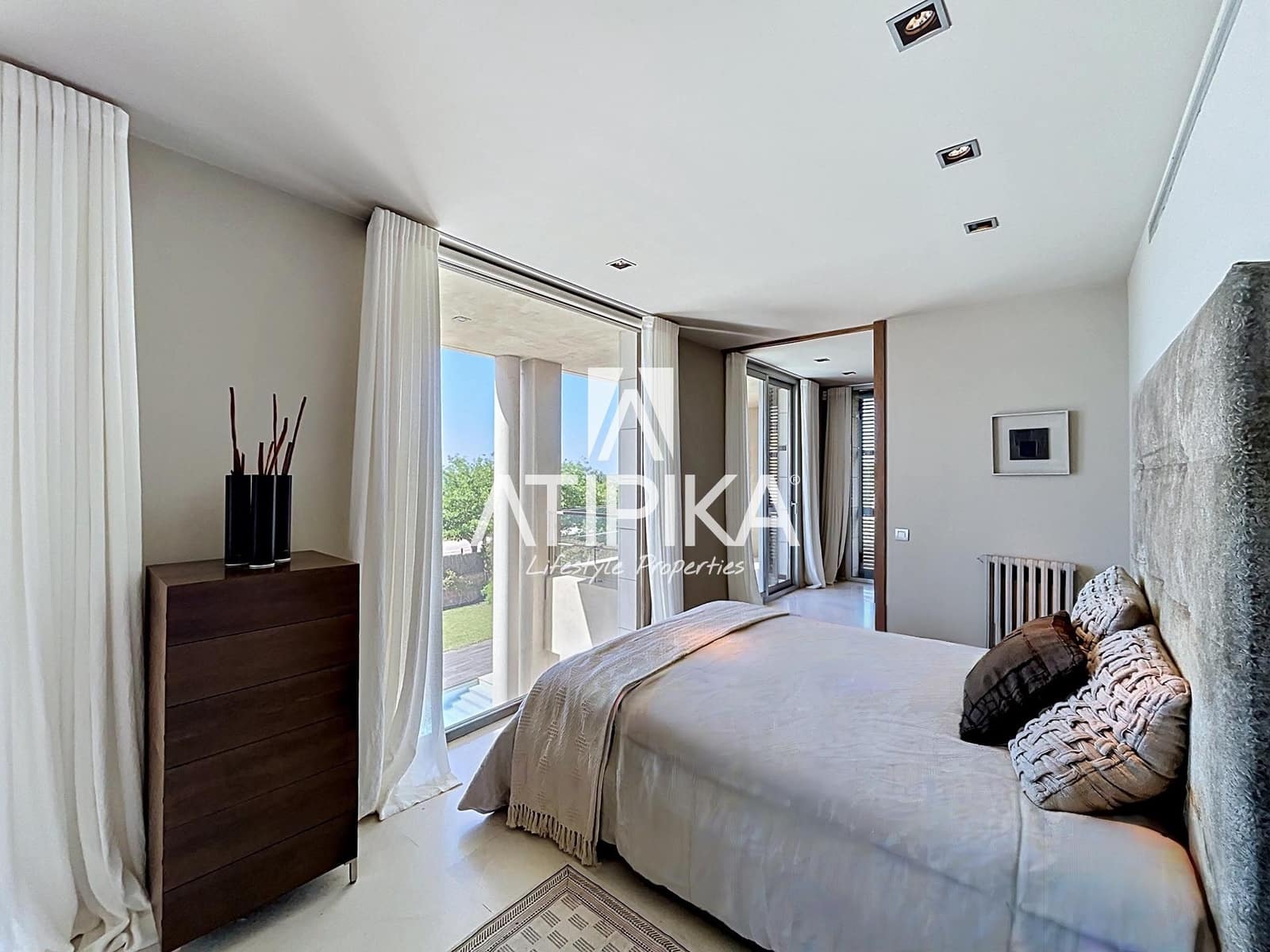6 soveværelse Villa til leje i Gava med swimmingpool garage - € 20.000 (Ref: 8934736)