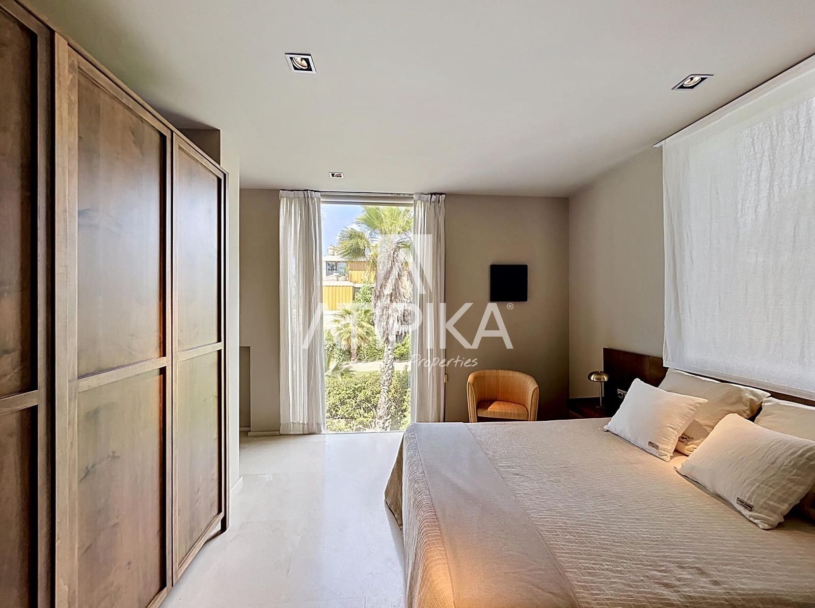 6 soveværelse Villa til leje i Gava med swimmingpool garage - € 20.000 (Ref: 8934736)