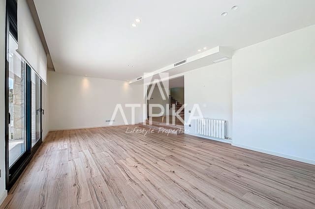 5 soverom Villa til leie i Castelldefels med svømmebasseng - € 7 000 (Ref: 8936451)