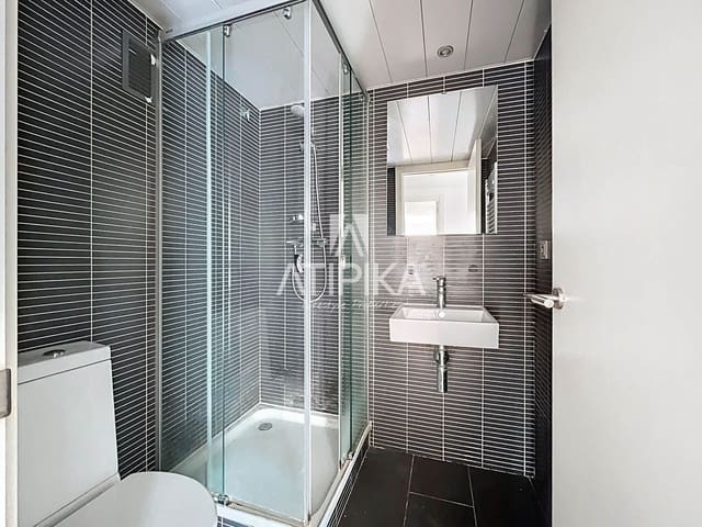 2 soveværelse Lejlighed til salg i Barcelona by - € 495.000 (Ref: 8948348)