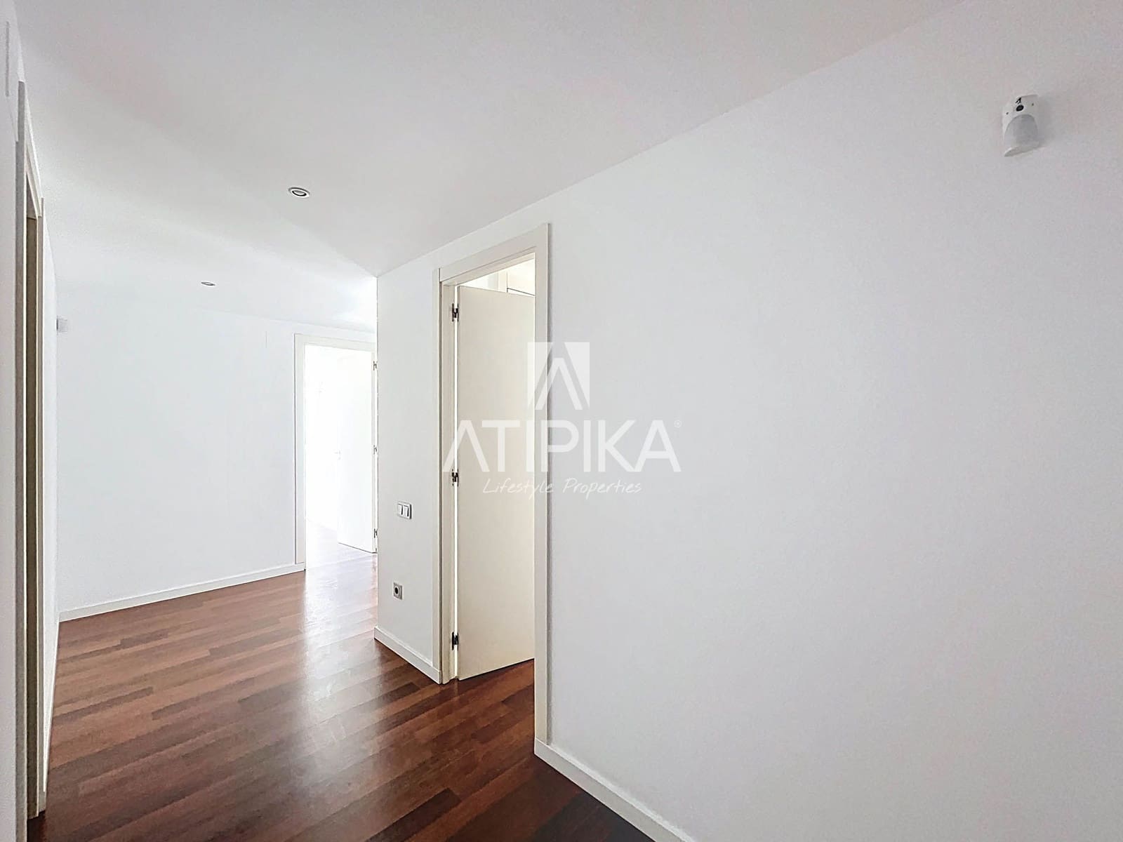 2 bedroom Apartment for sale in Barcelona city - € 495,000 (Ref: 8948348)
