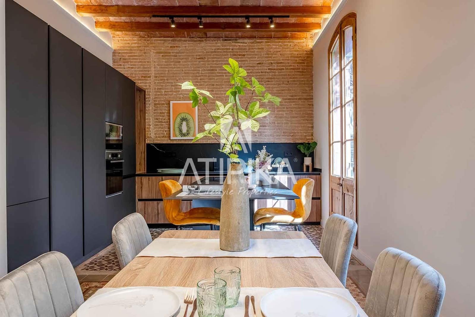 3 bedroom Apartment for sale in Barcelona city - € 980,000 (Ref: 8961066)