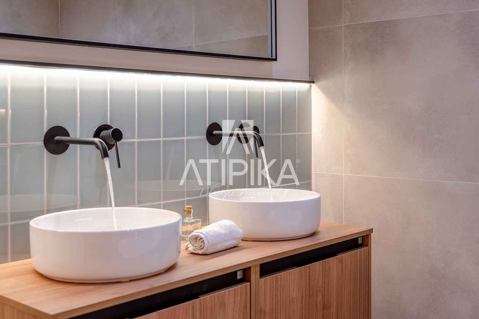 3 bedroom Apartment for sale in Barcelona city - € 980,000 (Ref: 8961066)