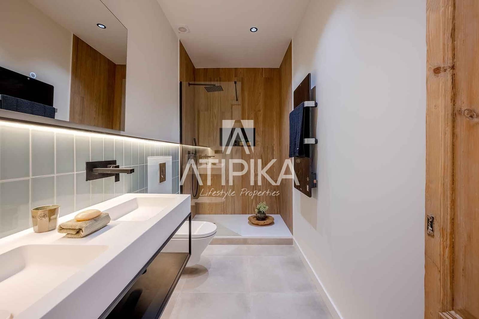 3 bedroom Apartment for sale in Barcelona city - € 980,000 (Ref: 8961066)