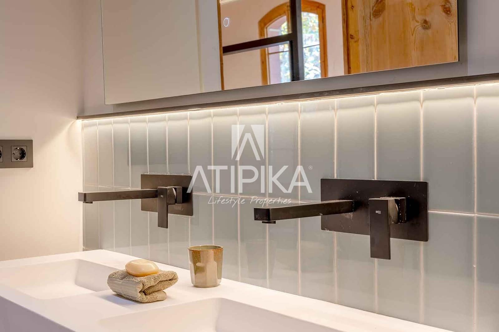 3 bedroom Apartment for sale in Barcelona city - € 980,000 (Ref: 8961066)