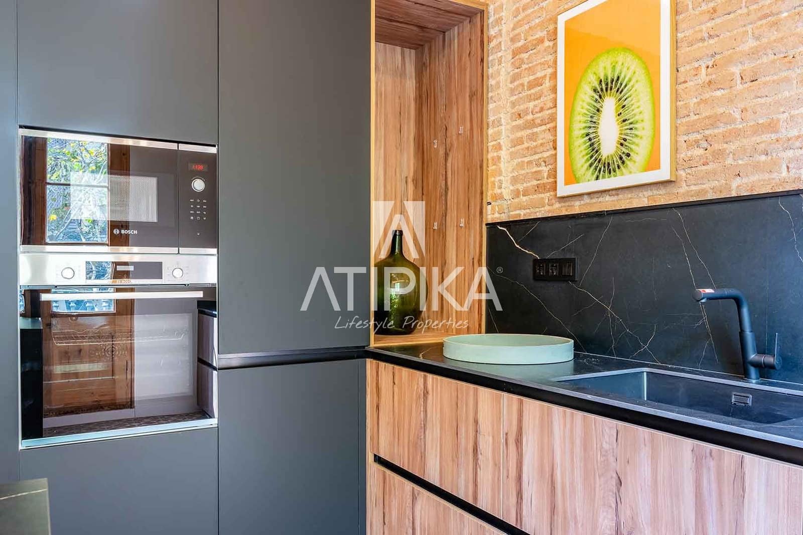 3 bedroom Apartment for sale in Barcelona city - € 980,000 (Ref: 8961066)