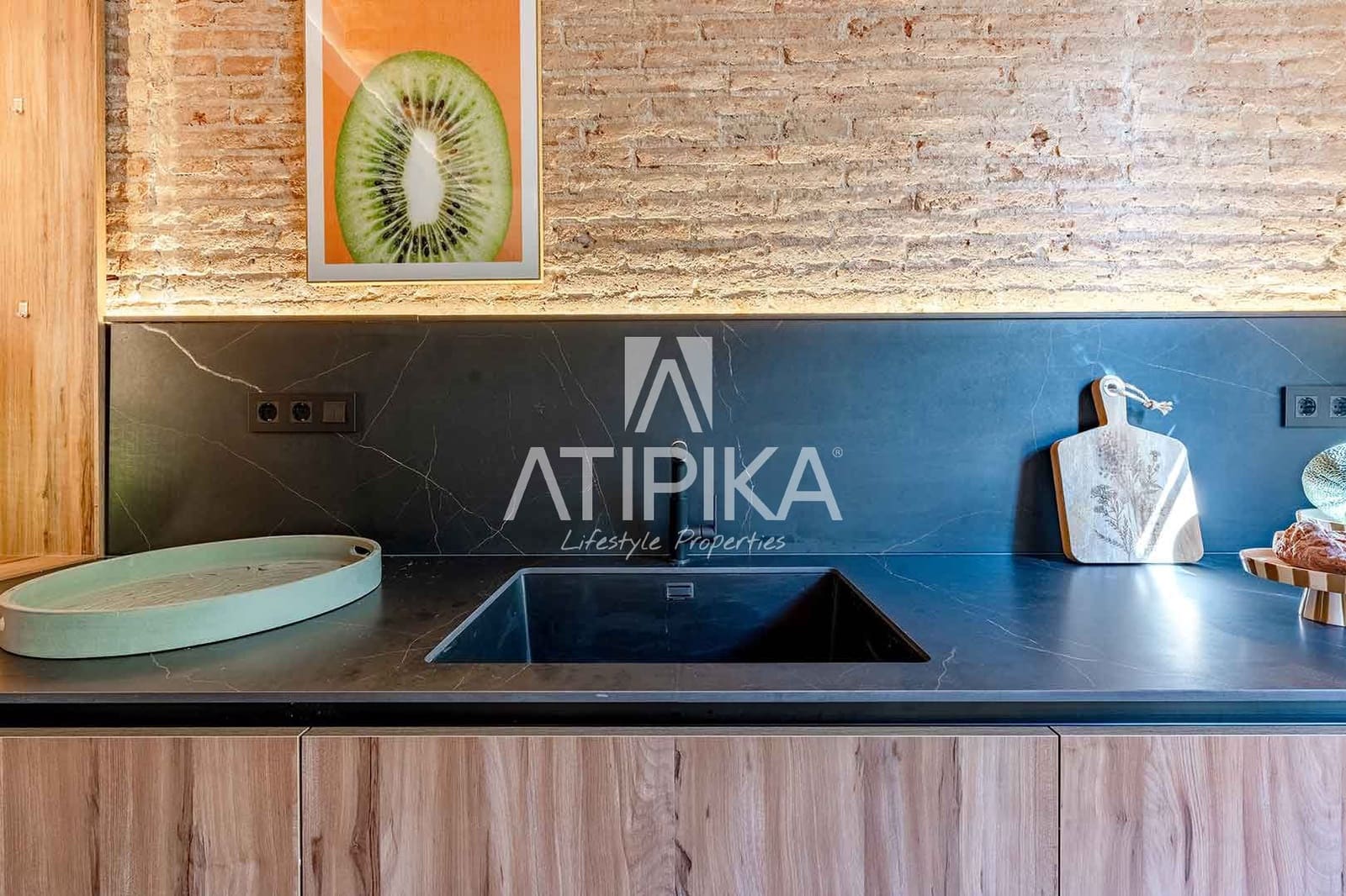 3 bedroom Apartment for sale in Barcelona city - € 980,000 (Ref: 8961066)