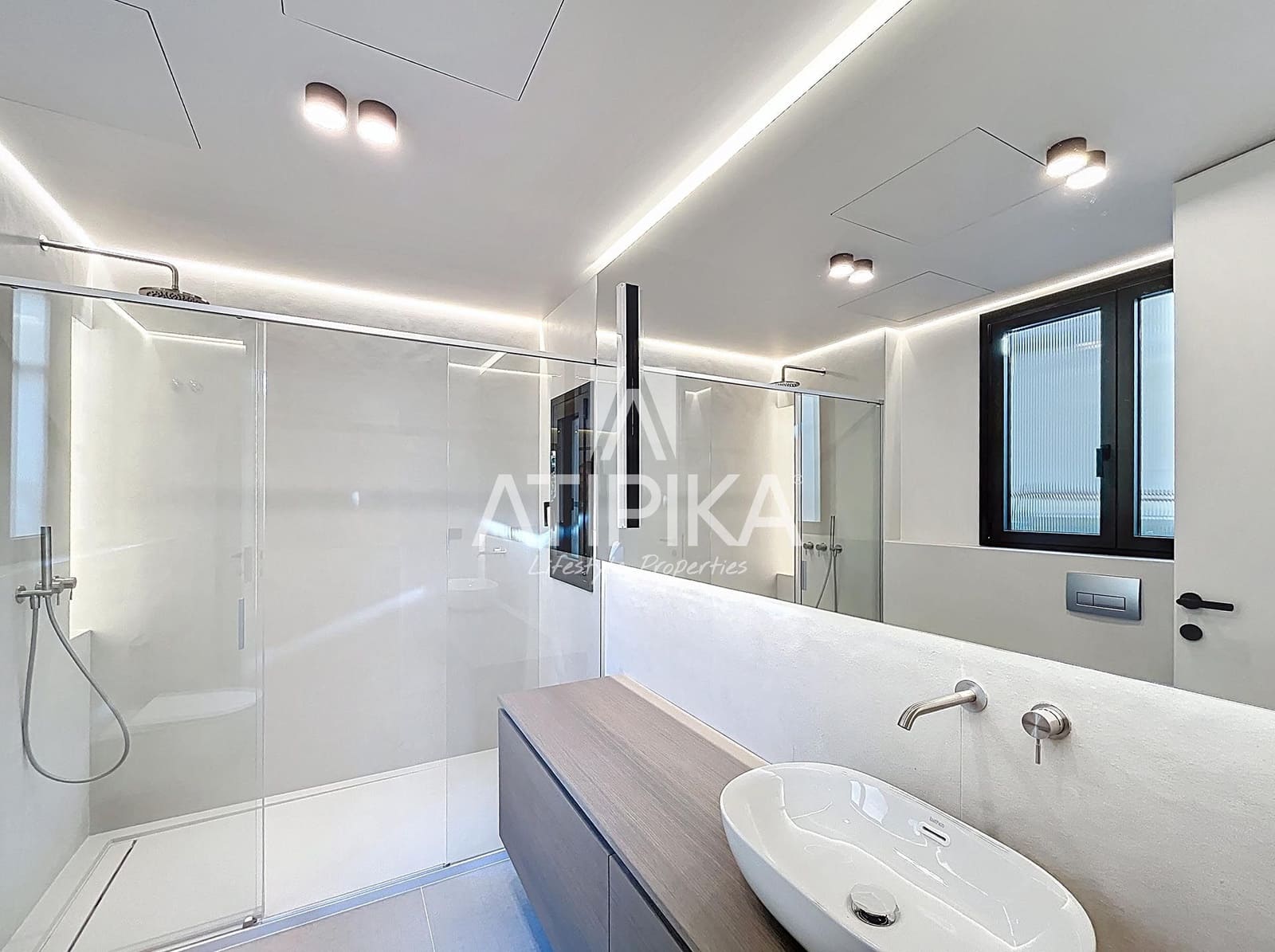 4 bedroom Apartment for sale in Barcelona city - € 2,500,000 (Ref: 8971791)
