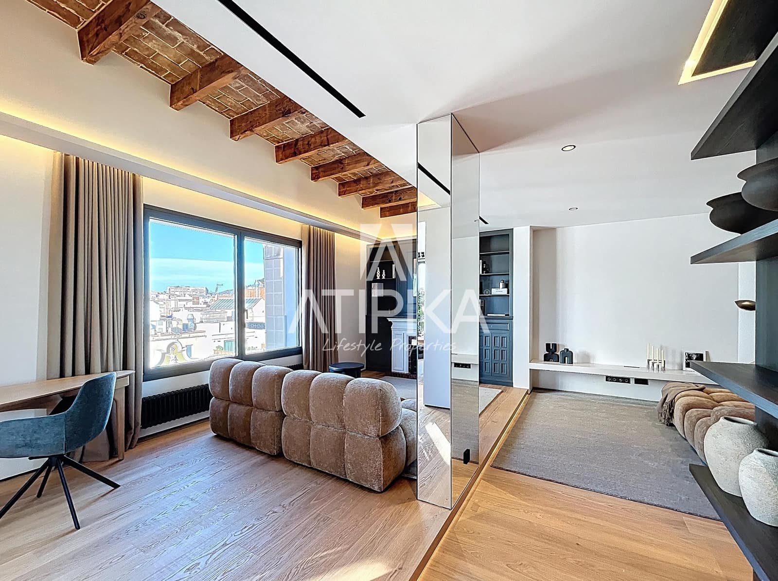 4 bedroom Apartment for sale in Barcelona city - € 2,500,000 (Ref: 8971791)