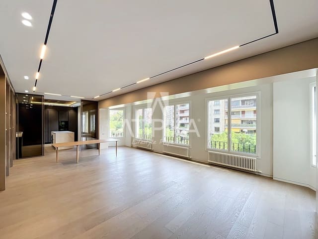 Apartamento de 6 habitaciones en Barcelona ciudad en venta - 4.400.000 € (Ref: 8975621)