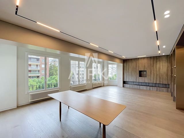 Apartamento de 6 habitaciones en Barcelona ciudad en venta - 4.400.000 € (Ref: 8975621)