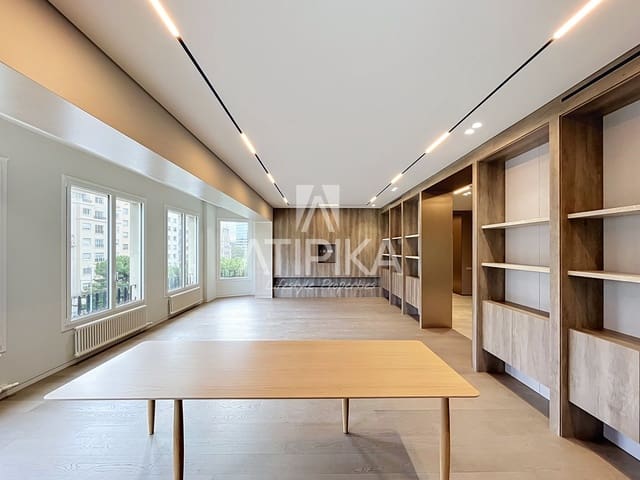 Apartamento de 6 habitaciones en Barcelona ciudad en venta - 4.400.000 € (Ref: 8975621)