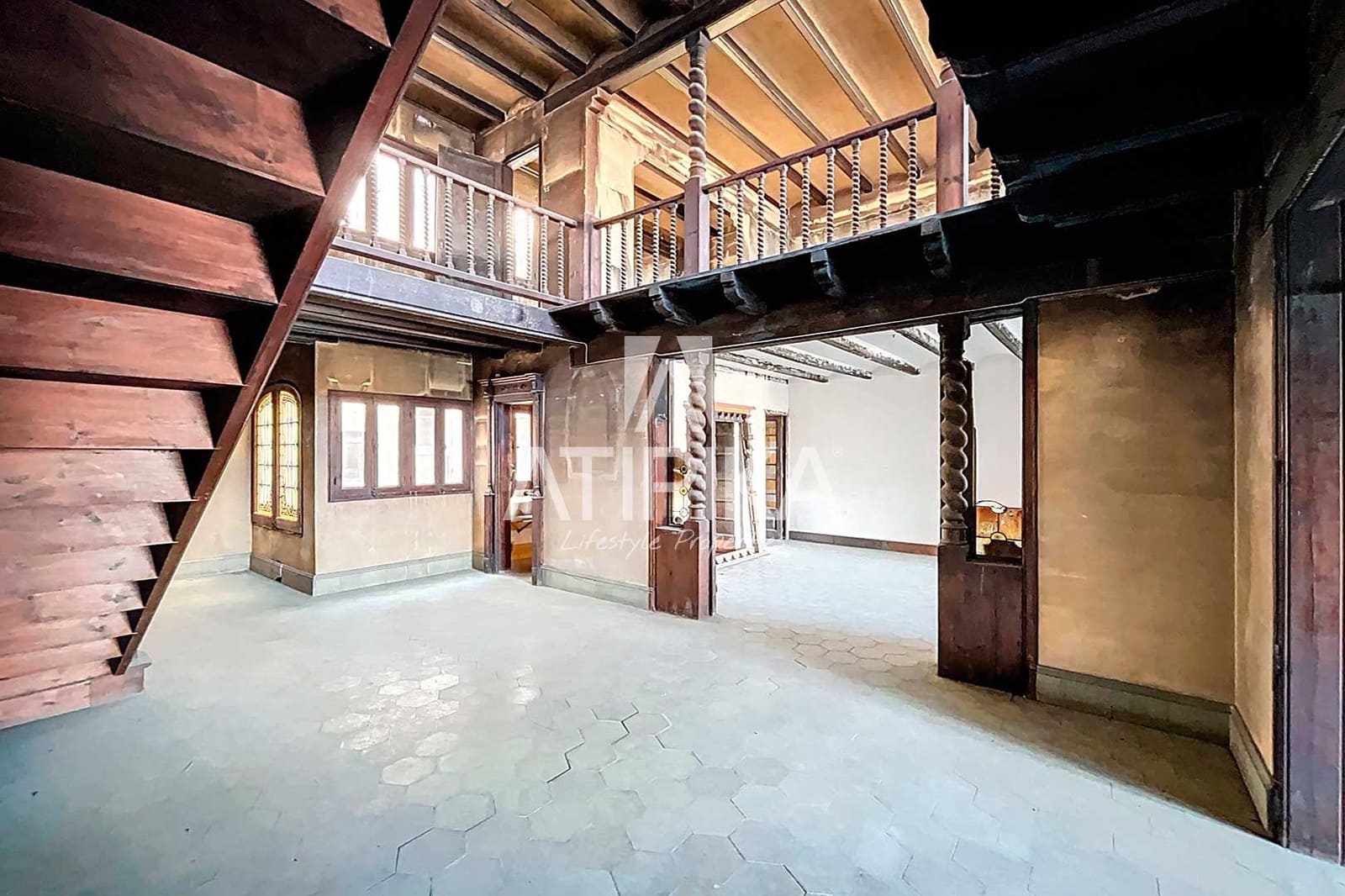 5 bedroom Apartment for sale in Barcelona city - € 2,100,000 (Ref: 8978365)