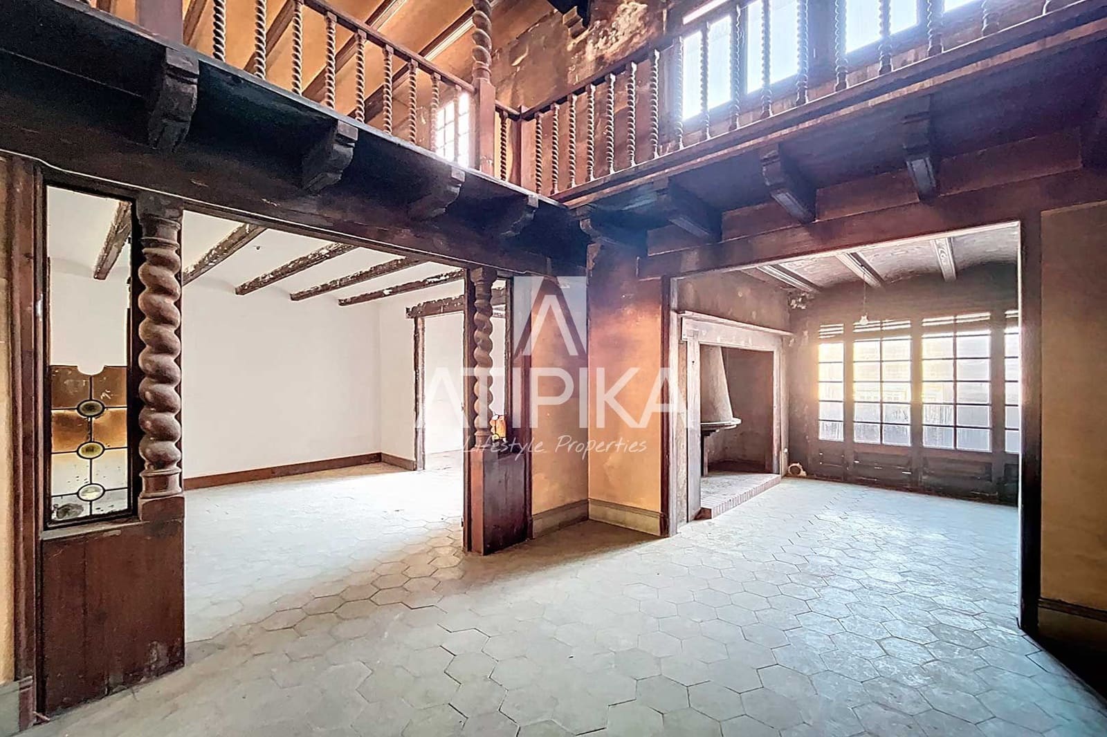 5 bedroom Apartment for sale in Barcelona city - € 2,100,000 (Ref: 8978365)