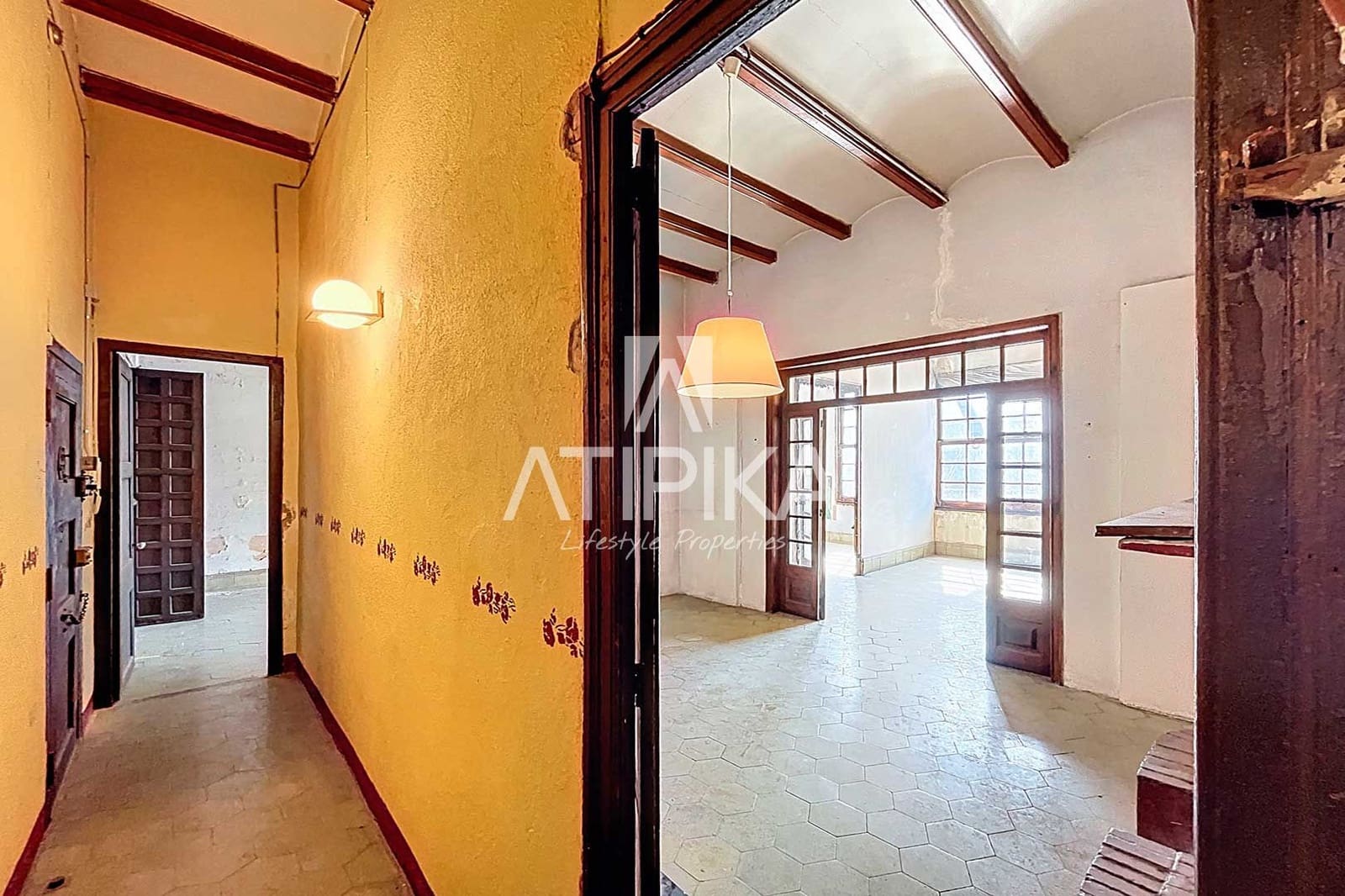 5 bedroom Apartment for sale in Barcelona city - € 2,100,000 (Ref: 8978365)