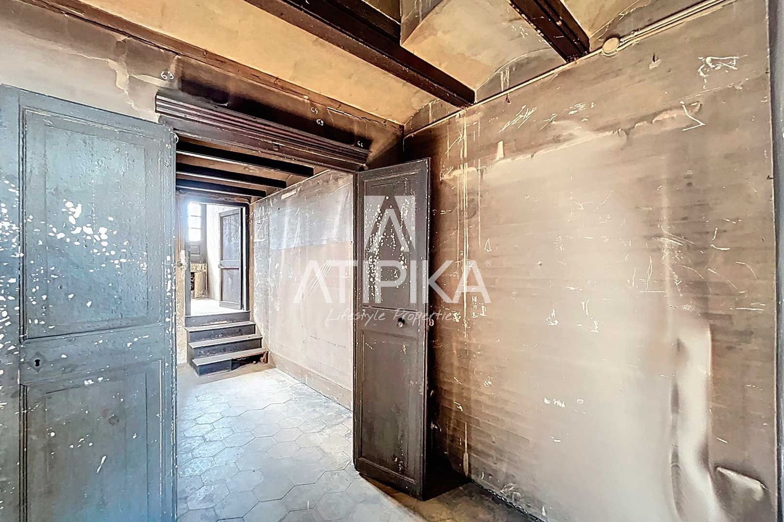 5 bedroom Apartment for sale in Barcelona city - € 2,100,000 (Ref: 8978365)