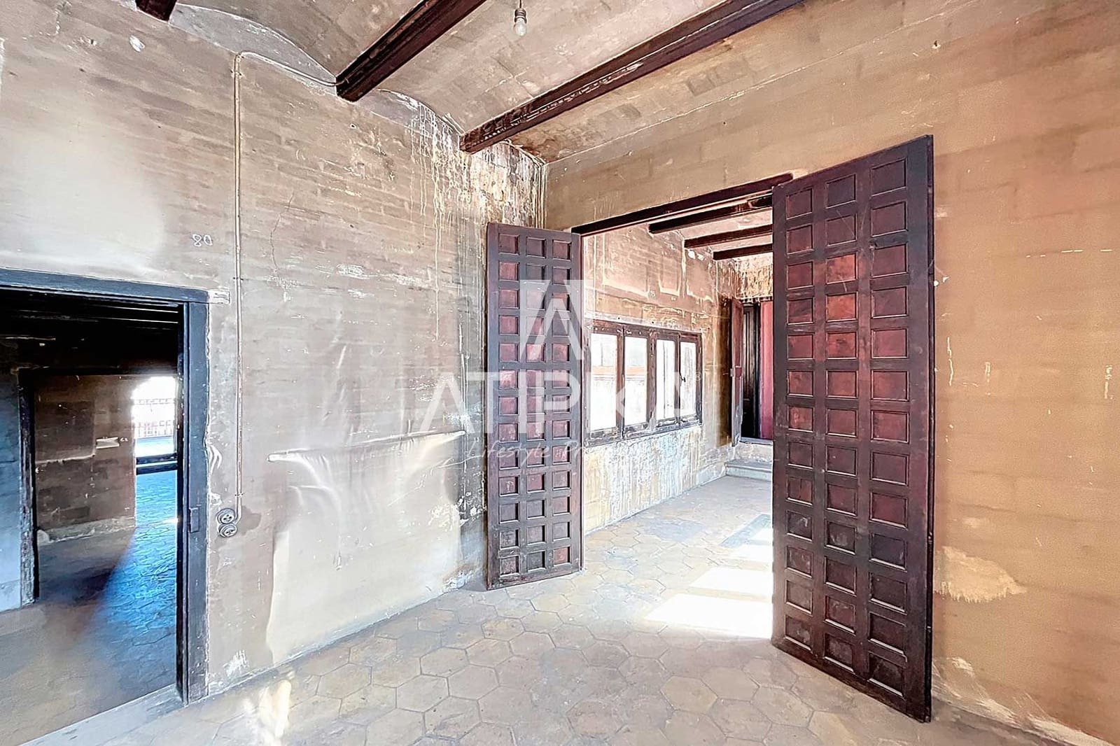 5 bedroom Apartment for sale in Barcelona city - € 2,100,000 (Ref: 8978365)