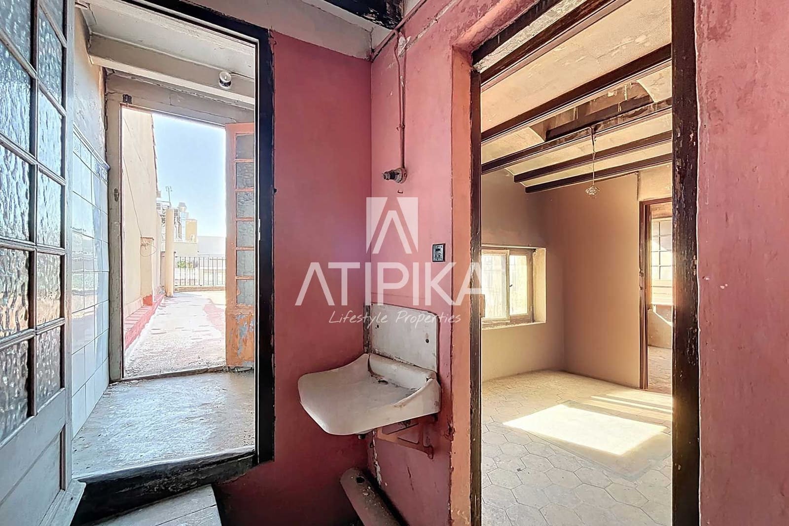 5 bedroom Apartment for sale in Barcelona city - € 2,100,000 (Ref: 8978365)