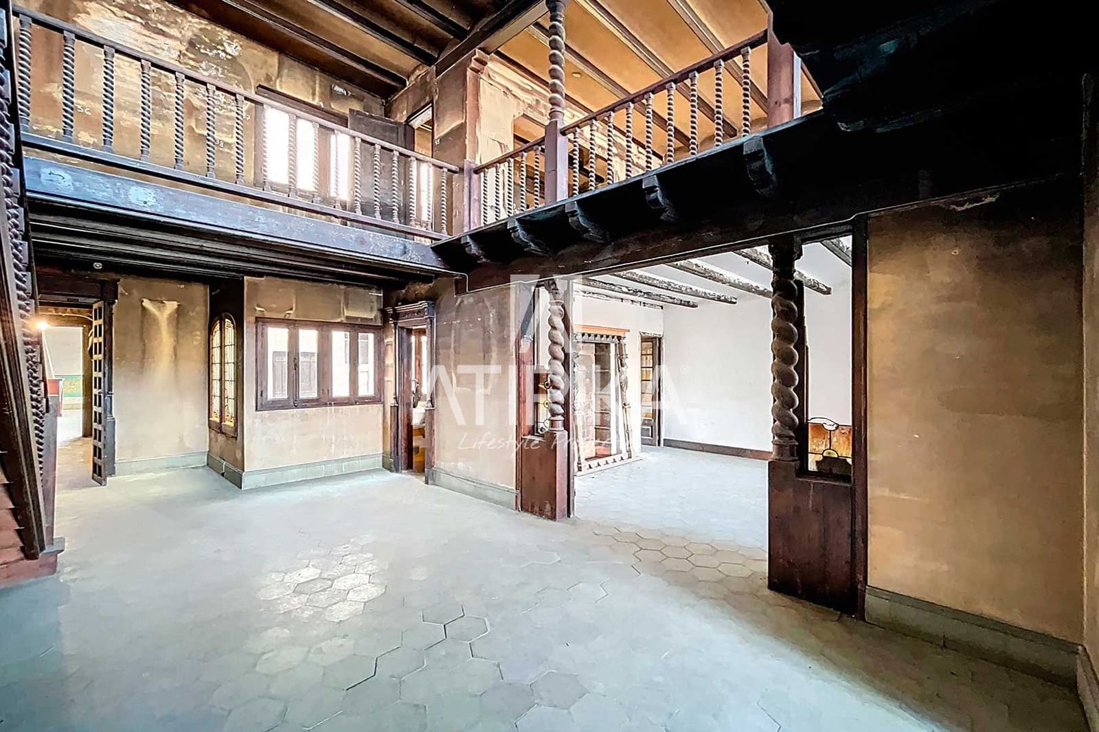 5 bedroom Apartment for sale in Barcelona city - € 2,100,000 (Ref: 8978365)