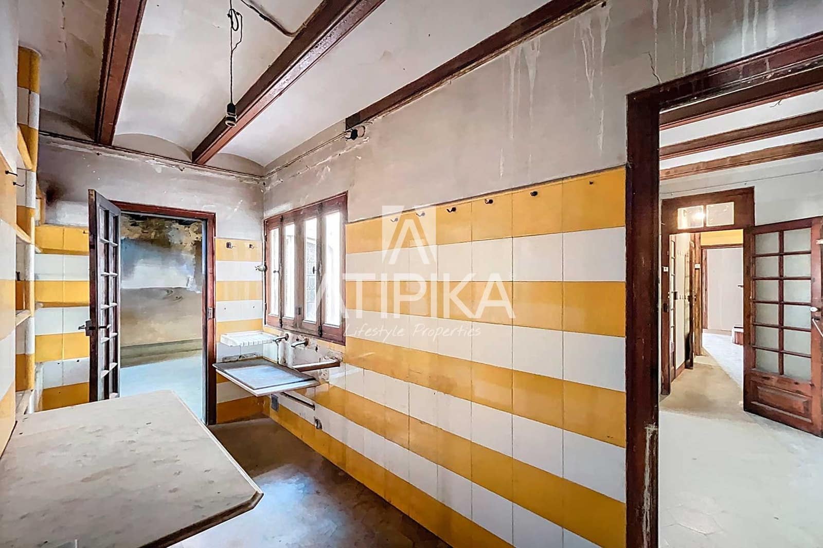 5 bedroom Apartment for sale in Barcelona city - € 2,100,000 (Ref: 8978365)