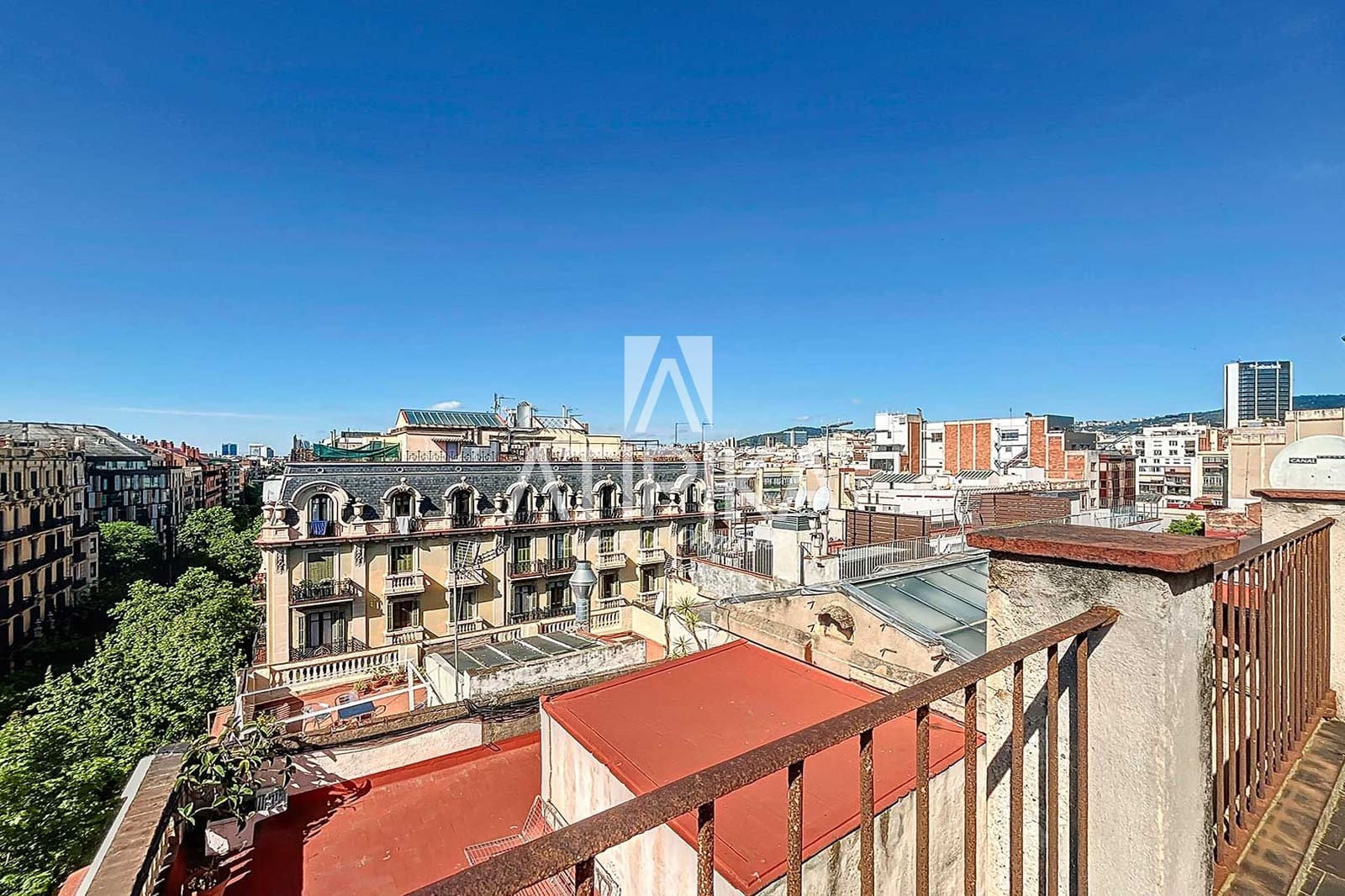 5 bedroom Apartment for sale in Barcelona city - € 2,100,000 (Ref: 8978365)