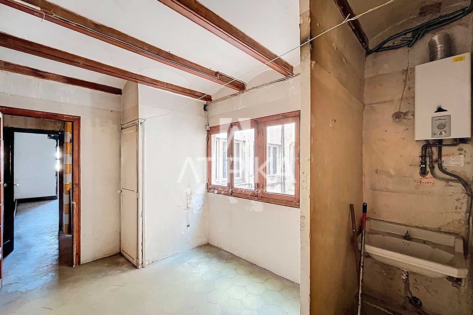 5 bedroom Apartment for sale in Barcelona city - € 2,100,000 (Ref: 8978365)