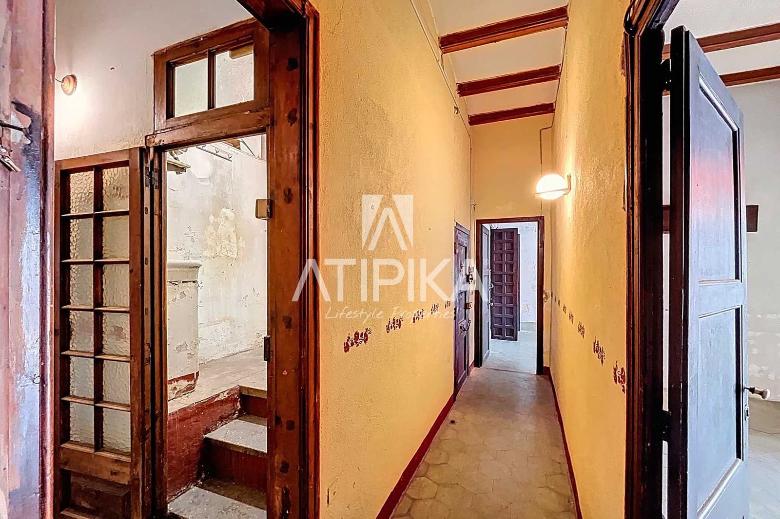 5 bedroom Apartment for sale in Barcelona city - € 2,100,000 (Ref: 8978365)