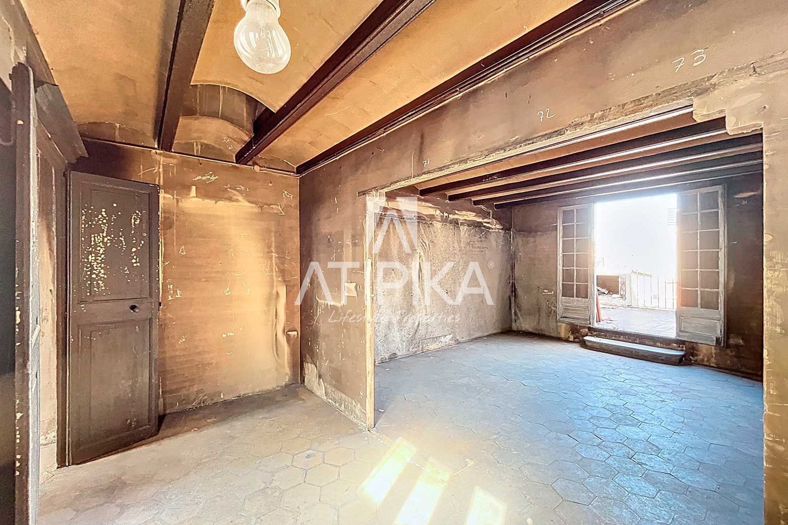 5 bedroom Apartment for sale in Barcelona city - € 2,100,000 (Ref: 8978365)